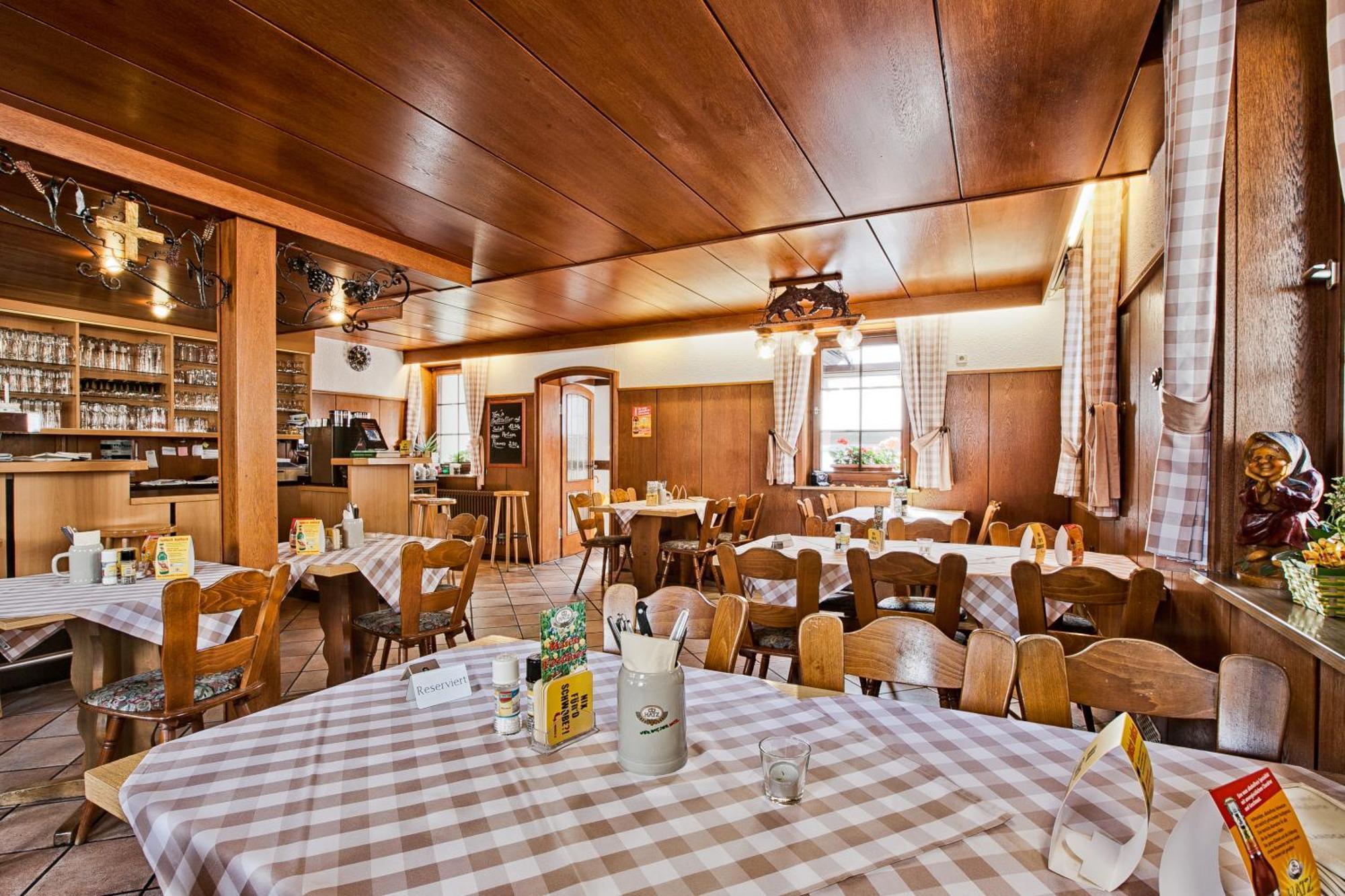 ראסטאט Landgasthaus Kreuz Beim Tom מראה חיצוני תמונה