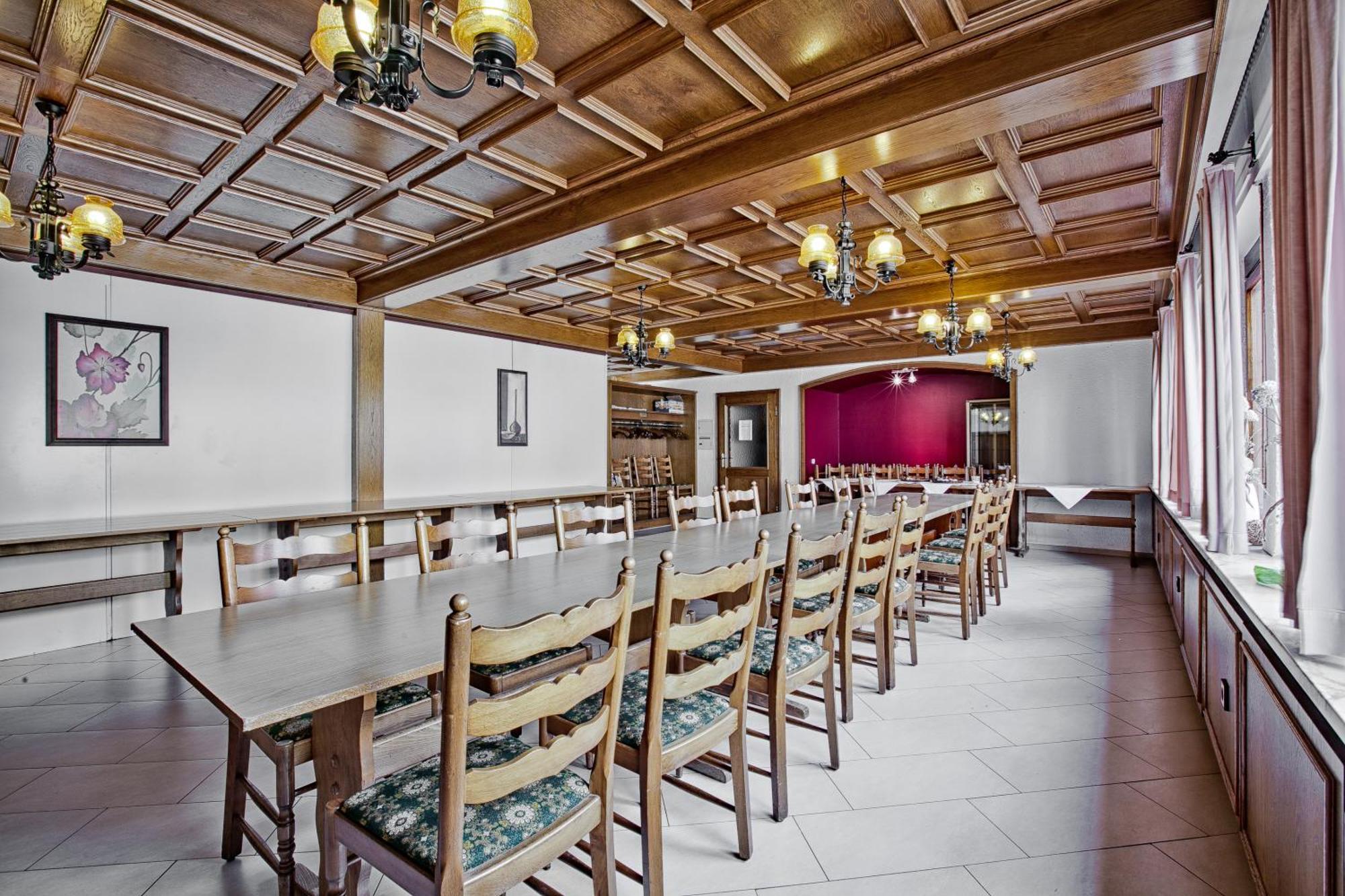 ראסטאט Landgasthaus Kreuz Beim Tom מראה חיצוני תמונה